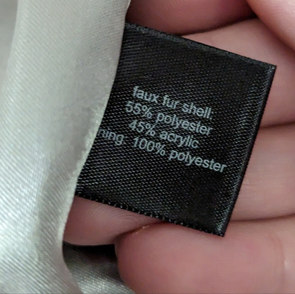 🆕 NWT {The Limited} Faux Fur Vest - Picture 4 of 10